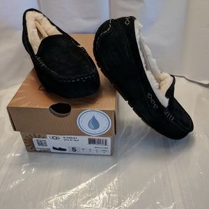 Woman's Ansley Slippers